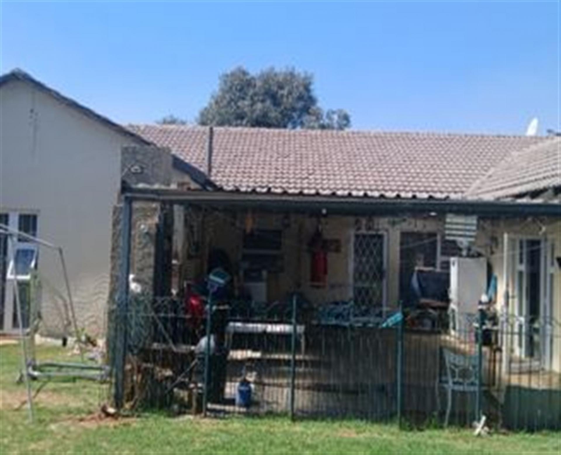 Front View of property in Elspark