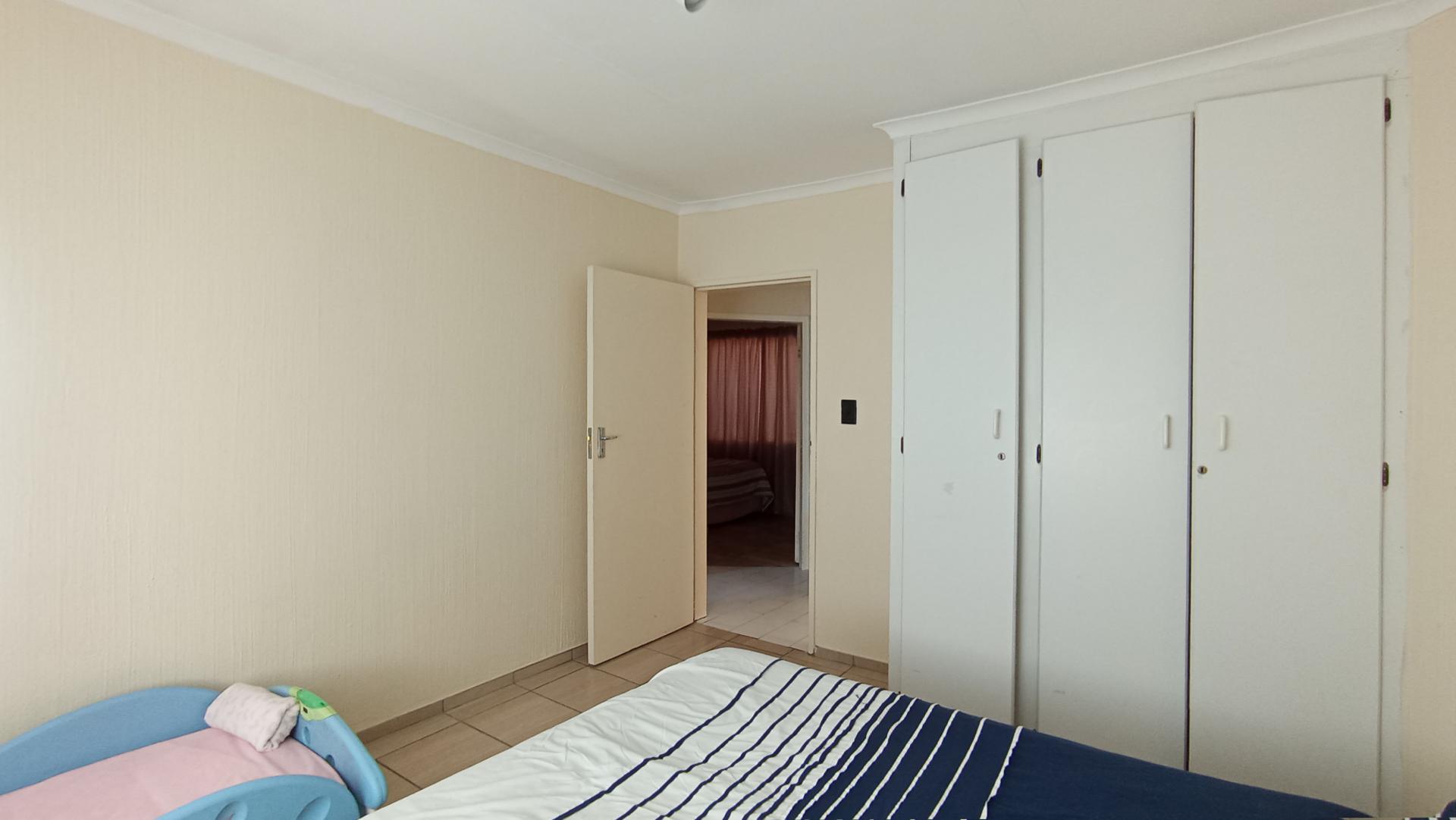 Bed Room 1 - 13 square meters of property in Northwold