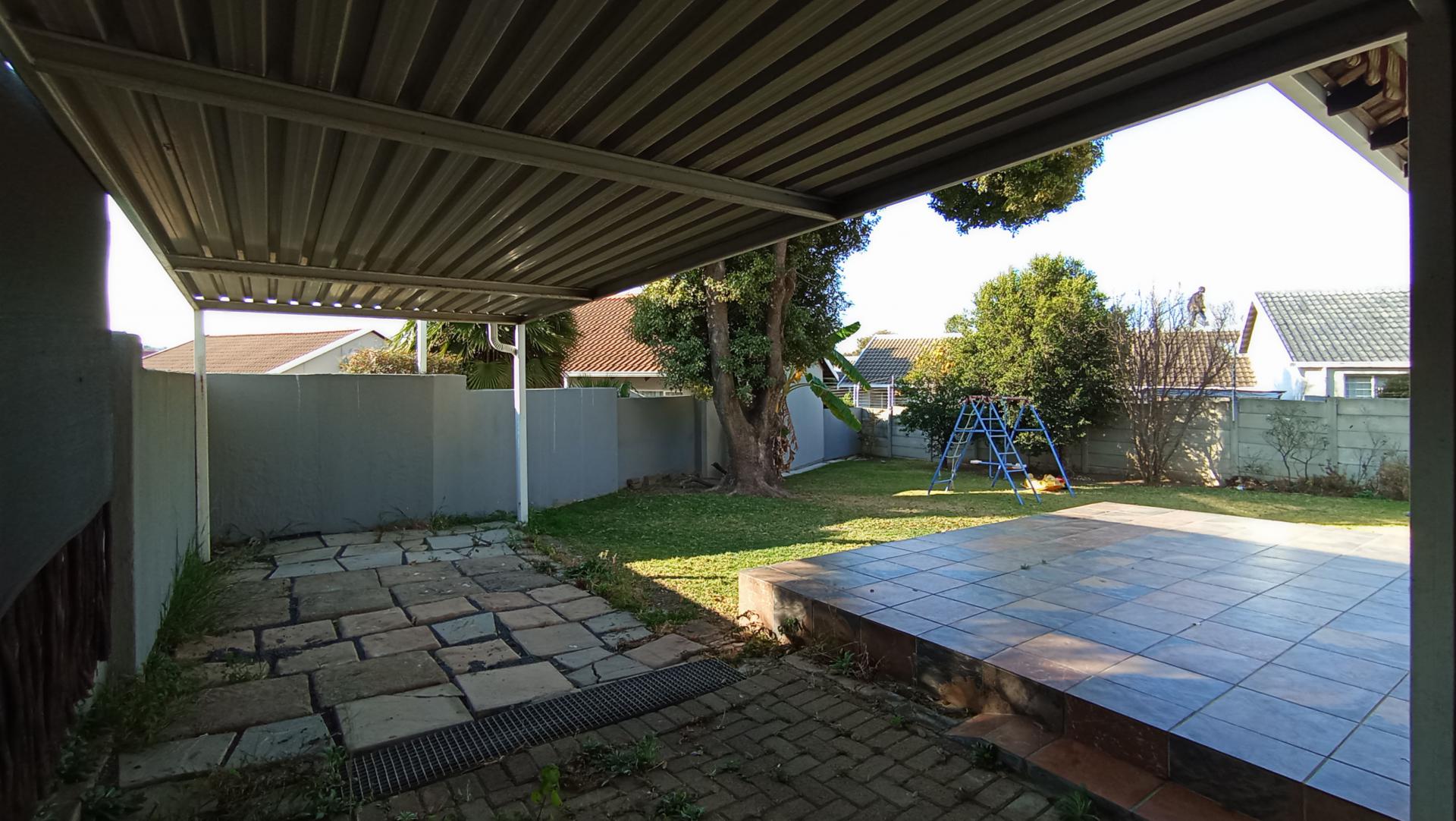 Carport  - 38 square meters of property in Northwold