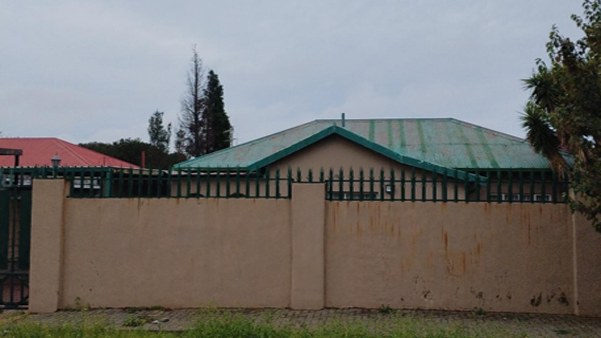 Front View of property in Rewlatch