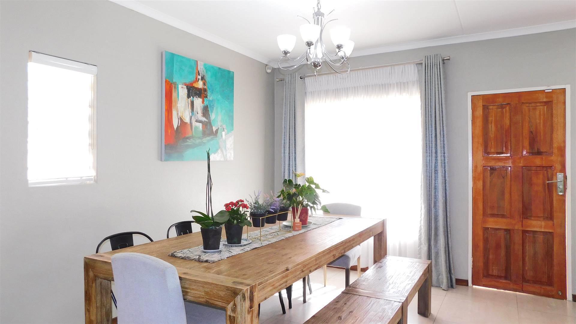 Dining Room - 15 square meters of property in Blue Hills 397-Jr