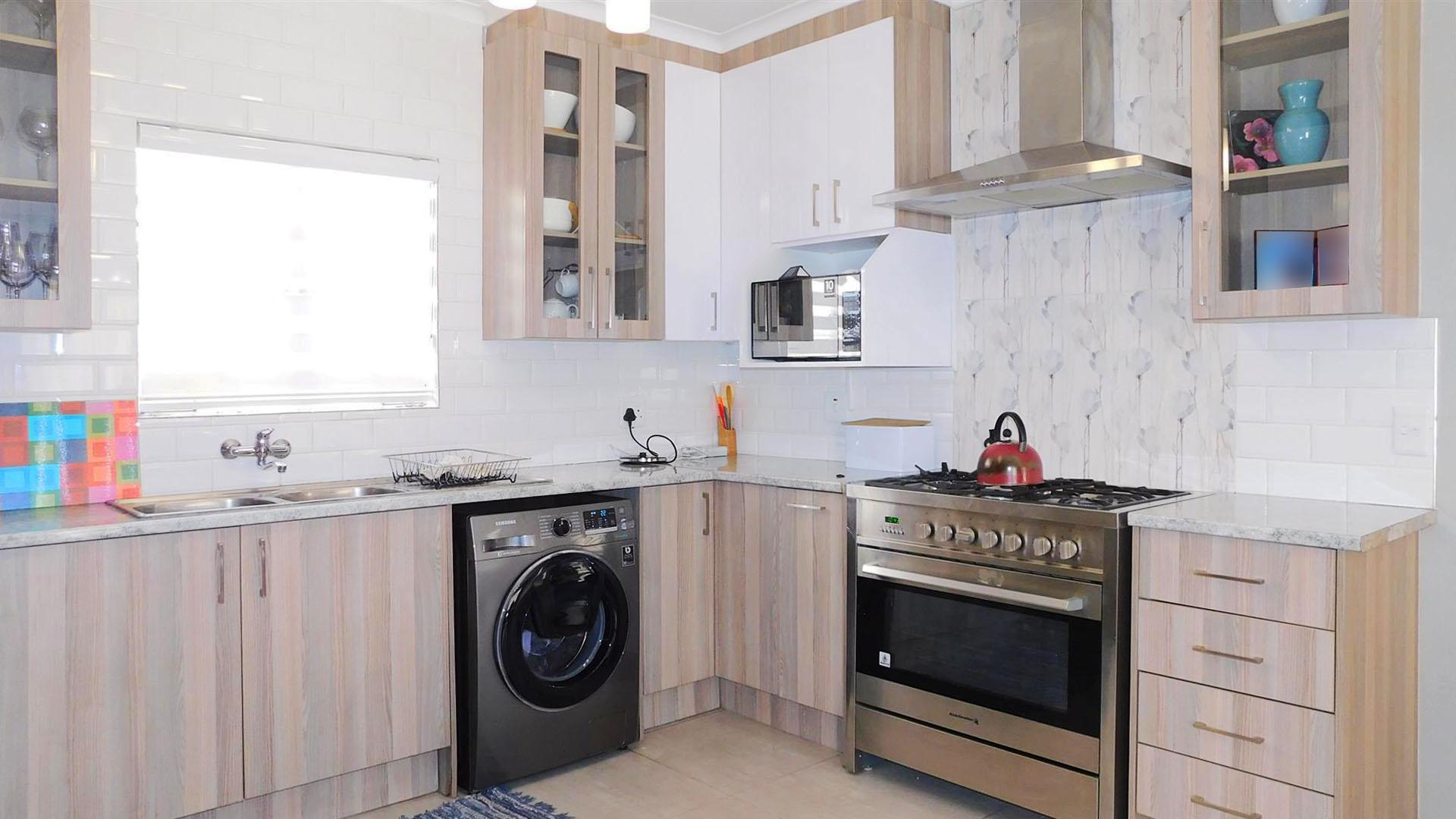 Kitchen - 9 square meters of property in Blue Hills 397-Jr