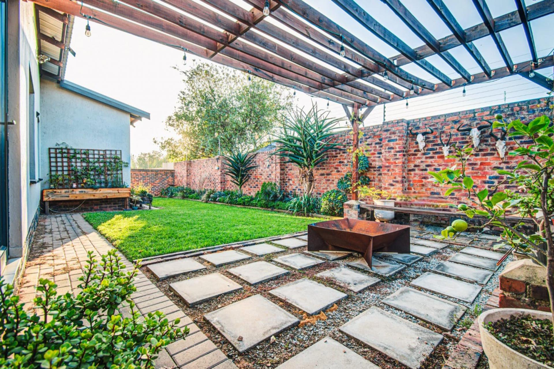 2 Bedroom Cluster for Sale For Sale in Pomona MR576963 M