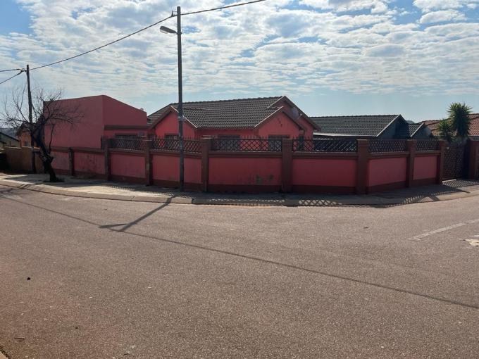 3 Bedroom House for Sale For Sale in Mahube Valley - MR577001