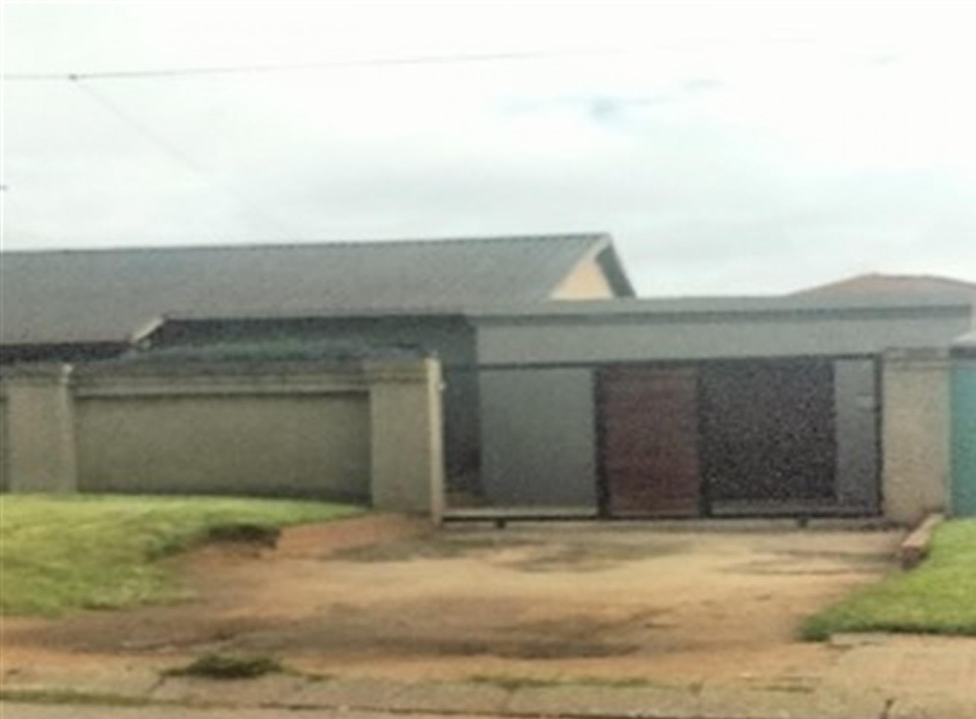 Front View of property in Toekomsrus