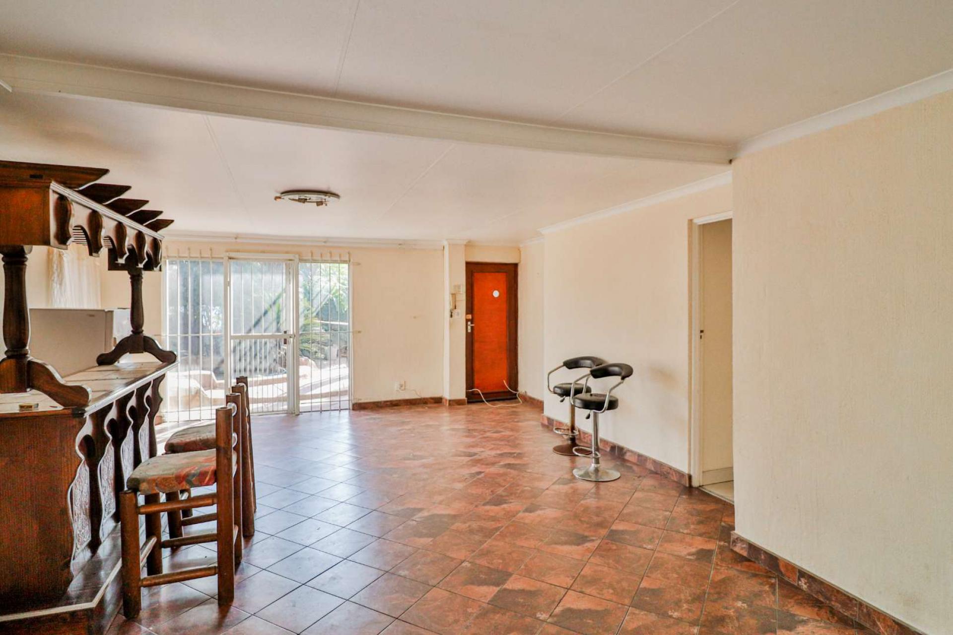  of property in Glenvista