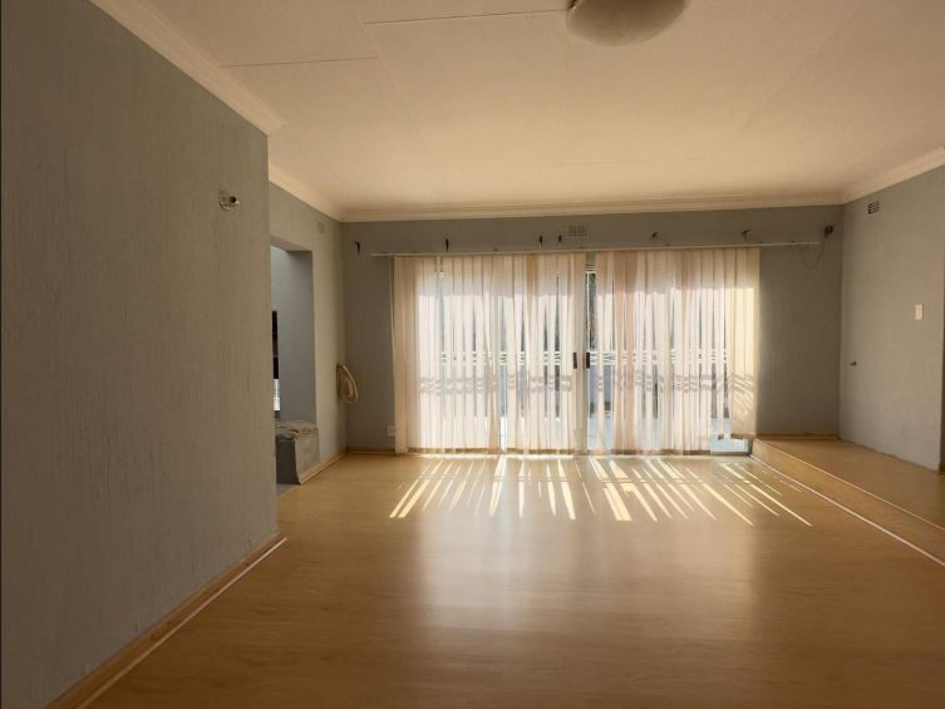  of property in Glenvista