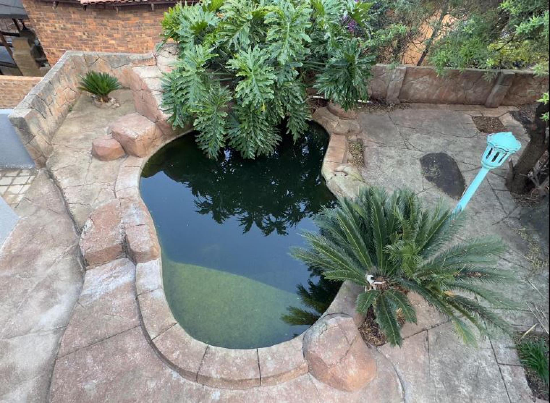  of property in Glenvista