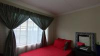 Bed Room 1 - 10 square meters of property in Crystal Park