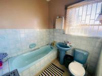 Main Bathroom - 5 square meters of property in Naturena