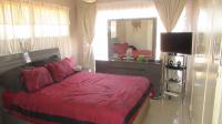 Main Bedroom - 15 square meters of property in Naturena