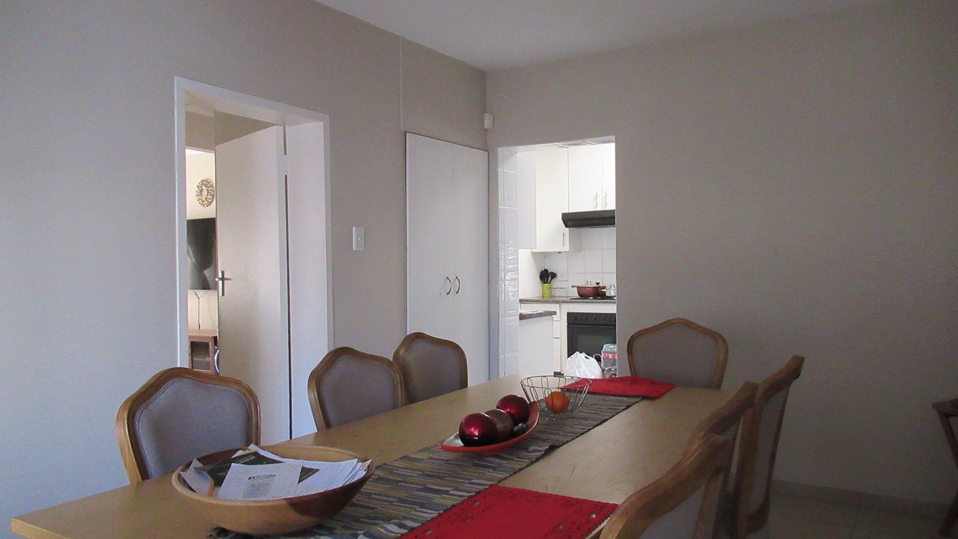 Dining Room - 19 square meters of property in Constantia Kloof