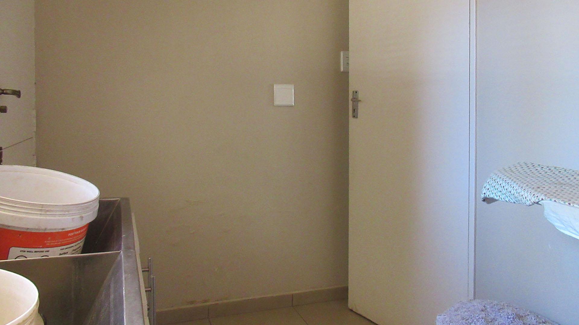 Scullery - 15 square meters of property in Constantia Kloof