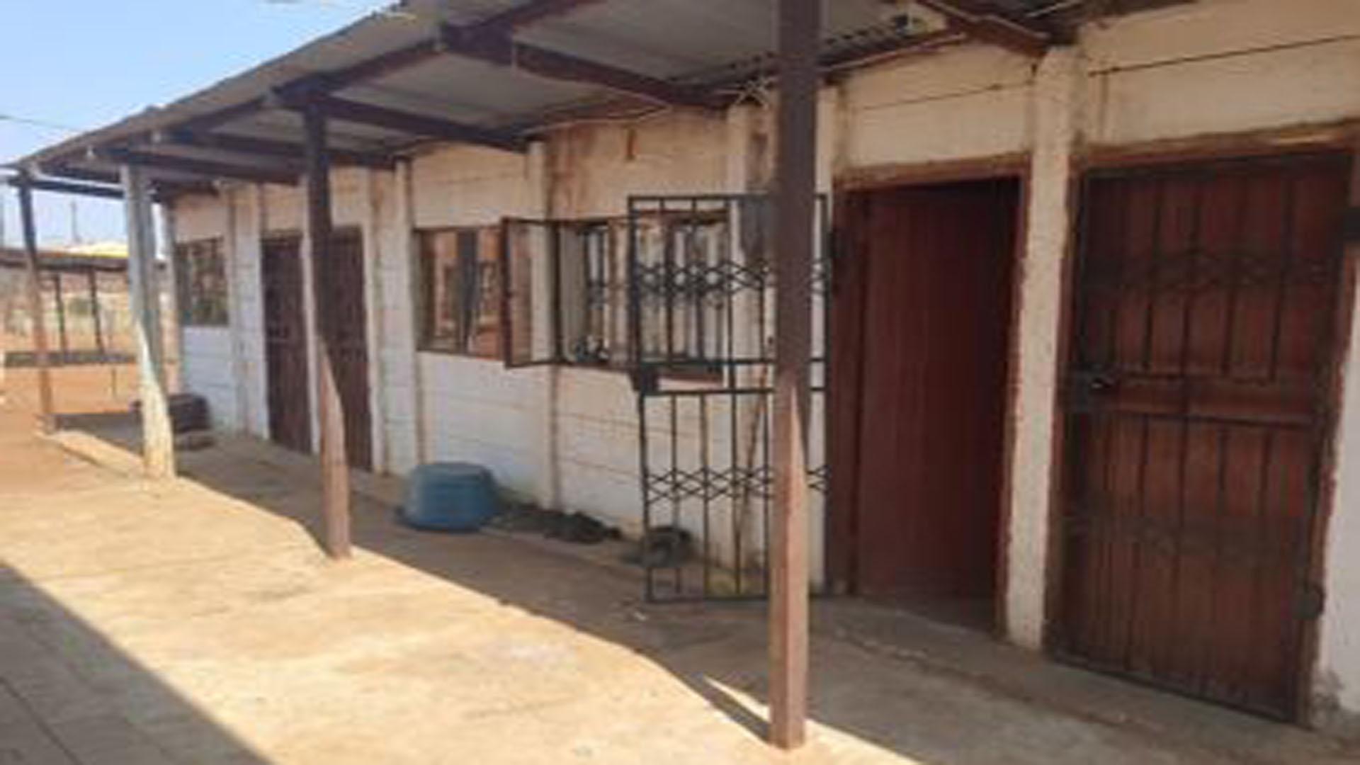 Front View of property in Northam