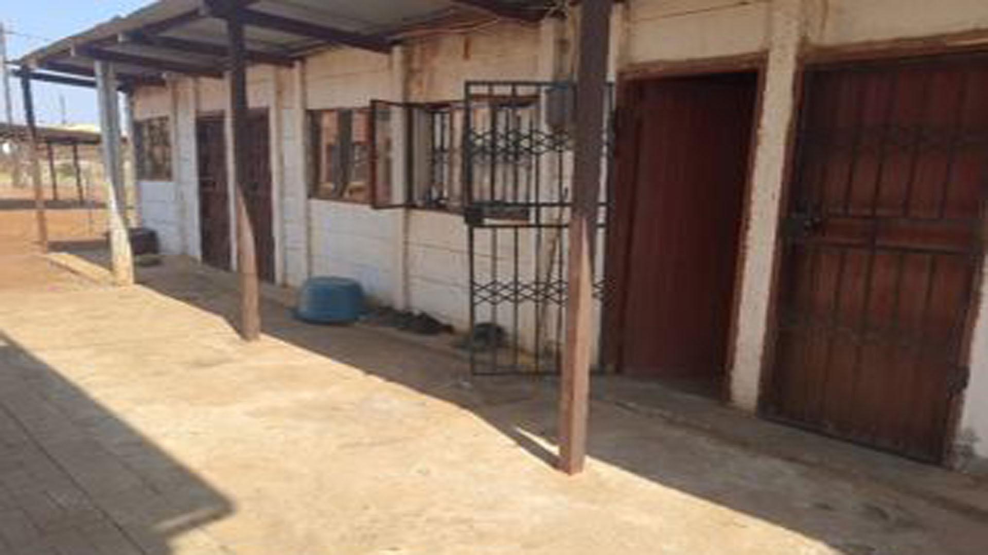 Front View of property in Northam