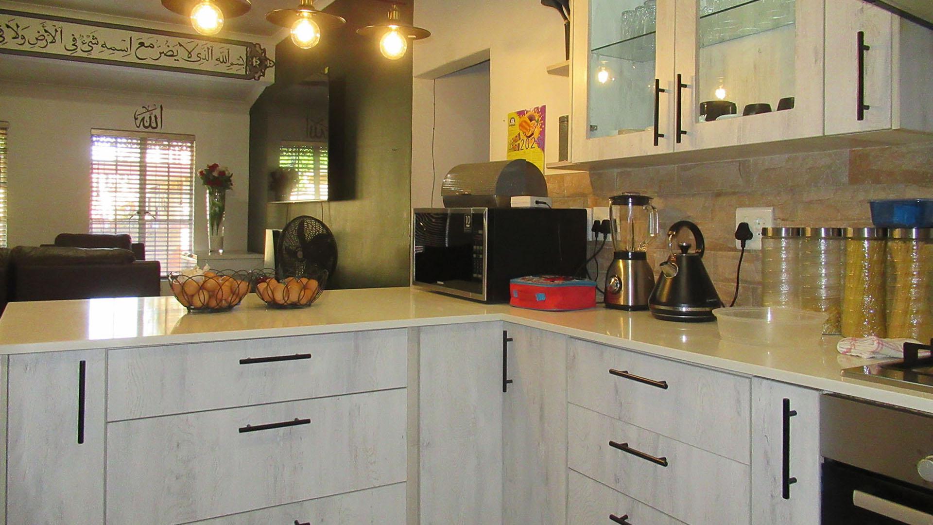 Kitchen - 12 square meters of property in Florida