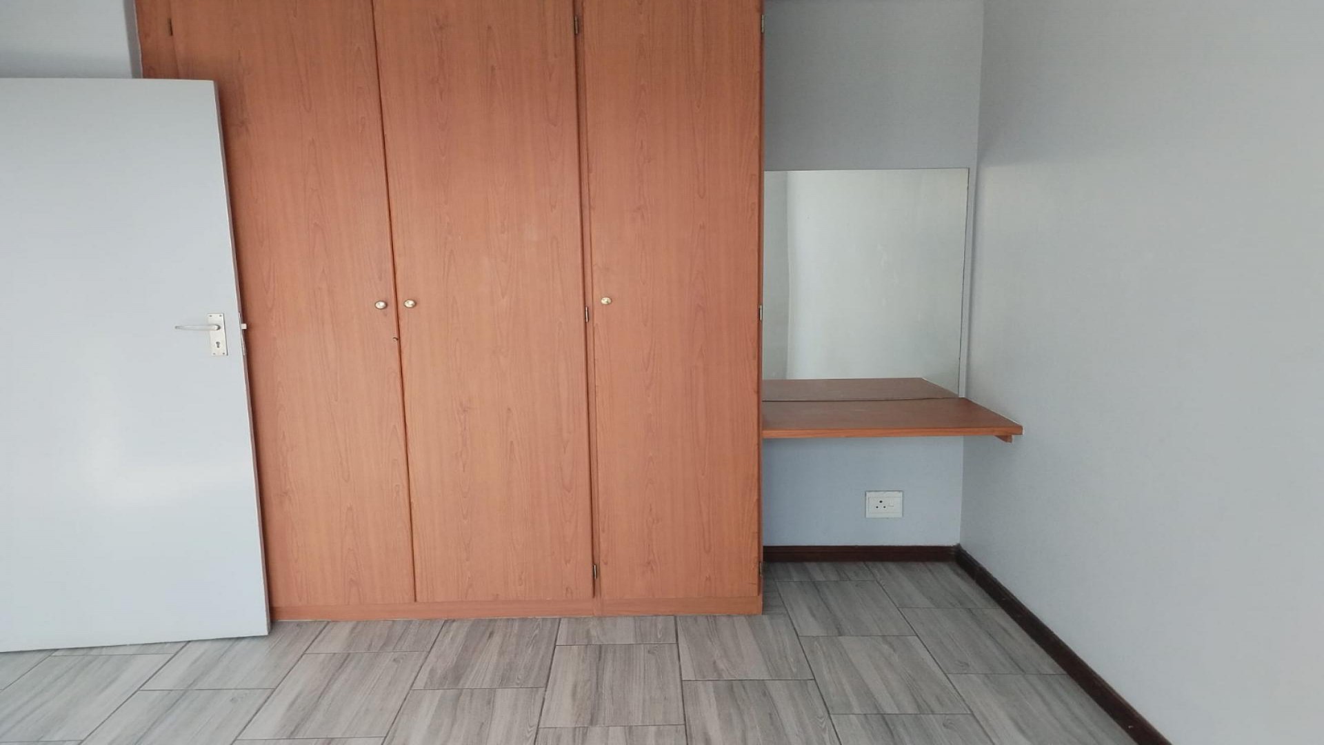 Bed Room 1 of property in Erand Gardens