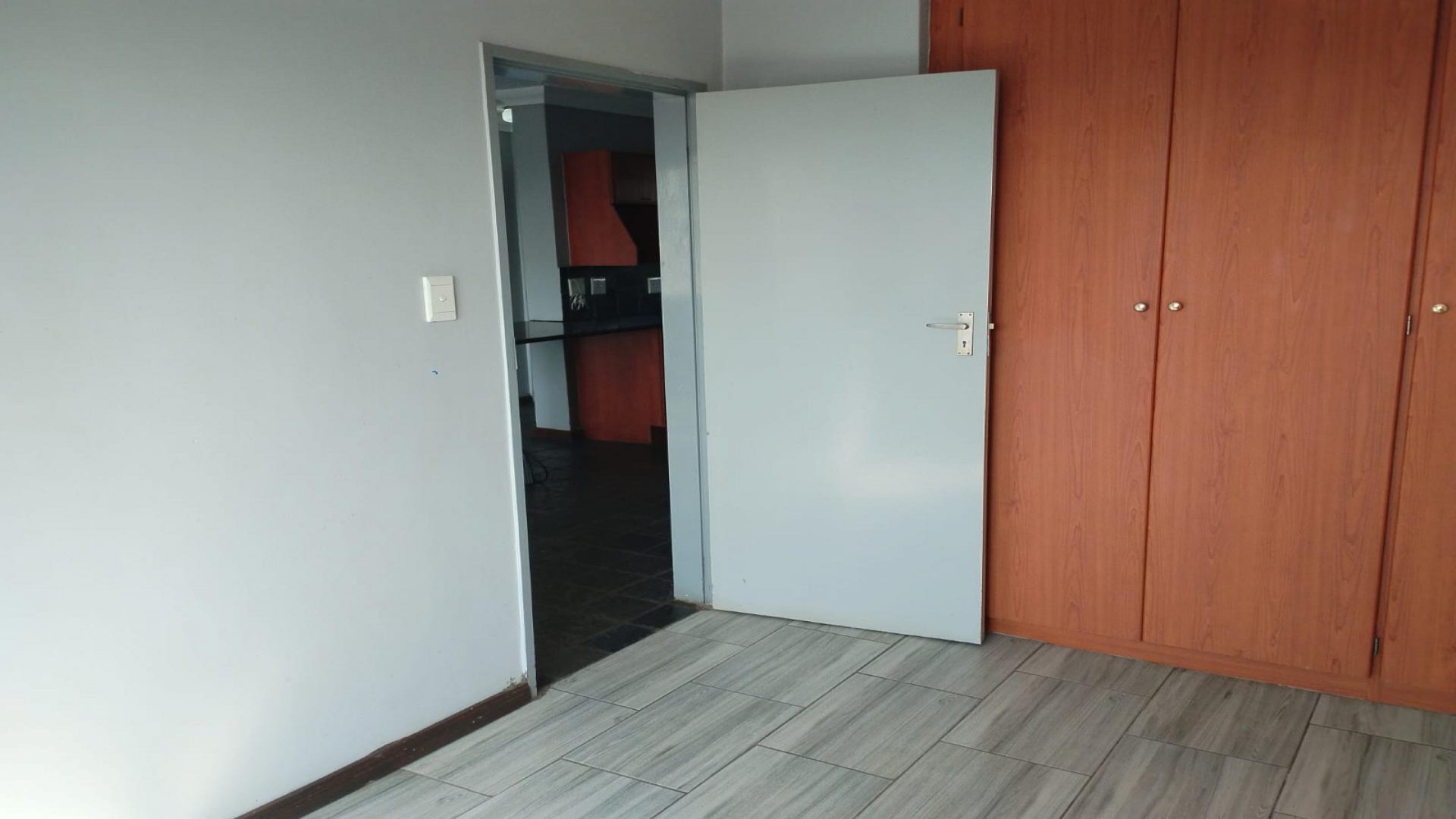 Bed Room 1 of property in Erand Gardens