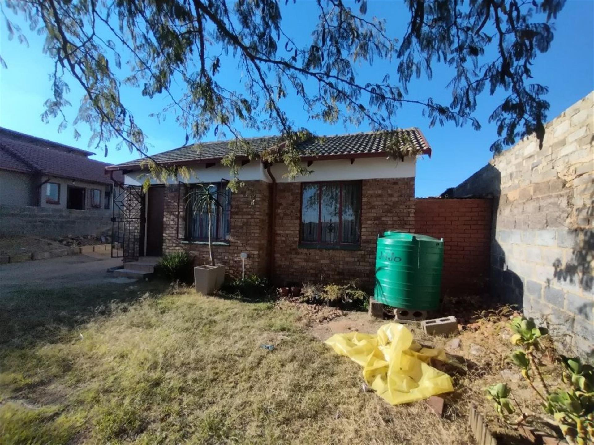 Front View of property in Kaalfontein
