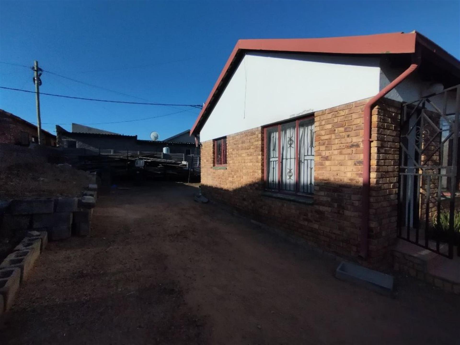 Front View of property in Kaalfontein