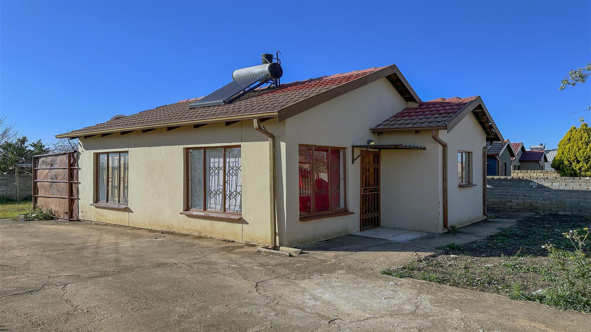 Front View of property in Soshanguve