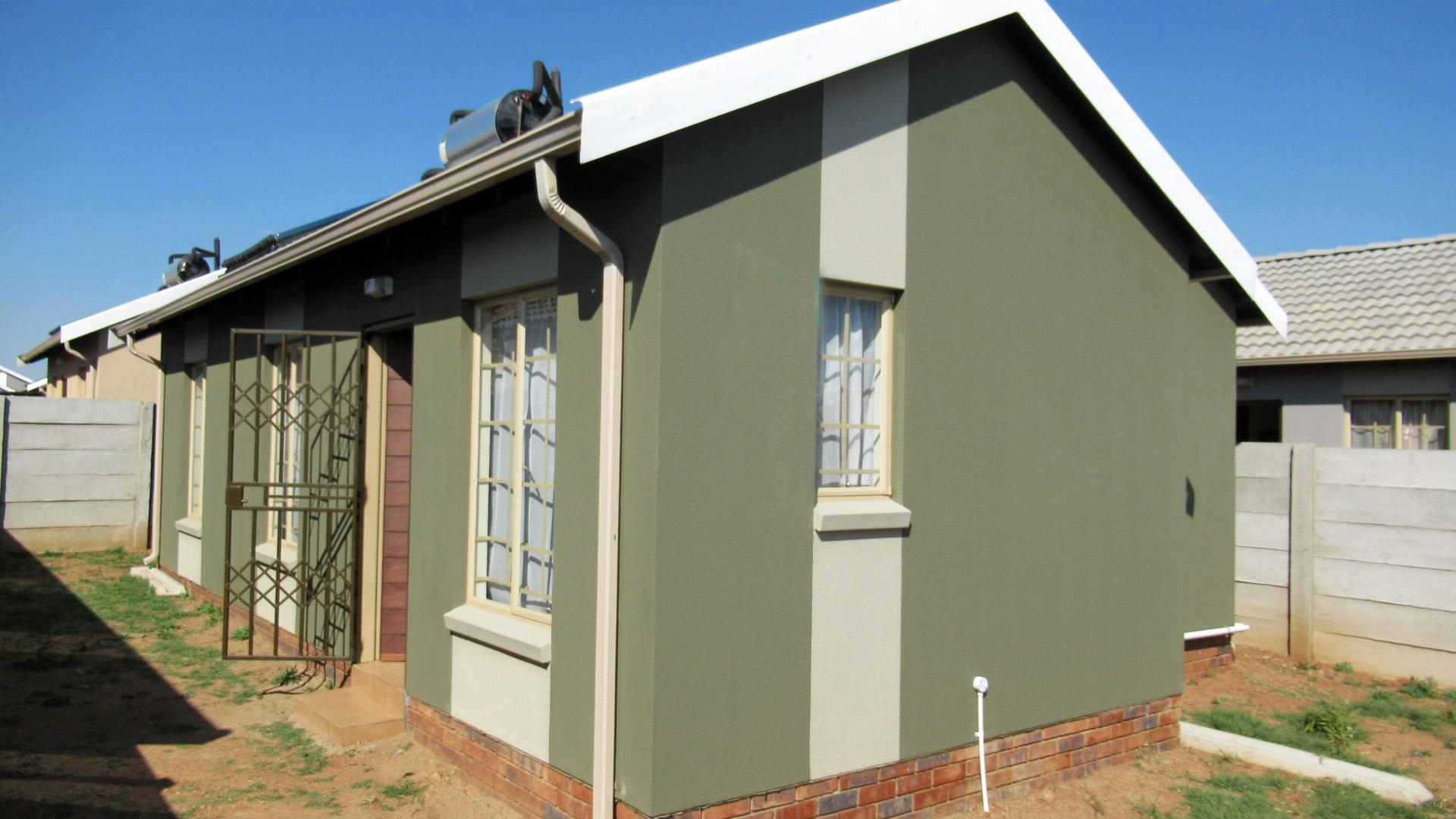 FNB Quick Sell 3 Bedroom House For Sale In Palm Ridge MR57 FNB Quick Sell 3 Bedroom House For Sale In Palm Ridge MR57