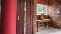 Spaces - 53 square meters of property in Glenvista