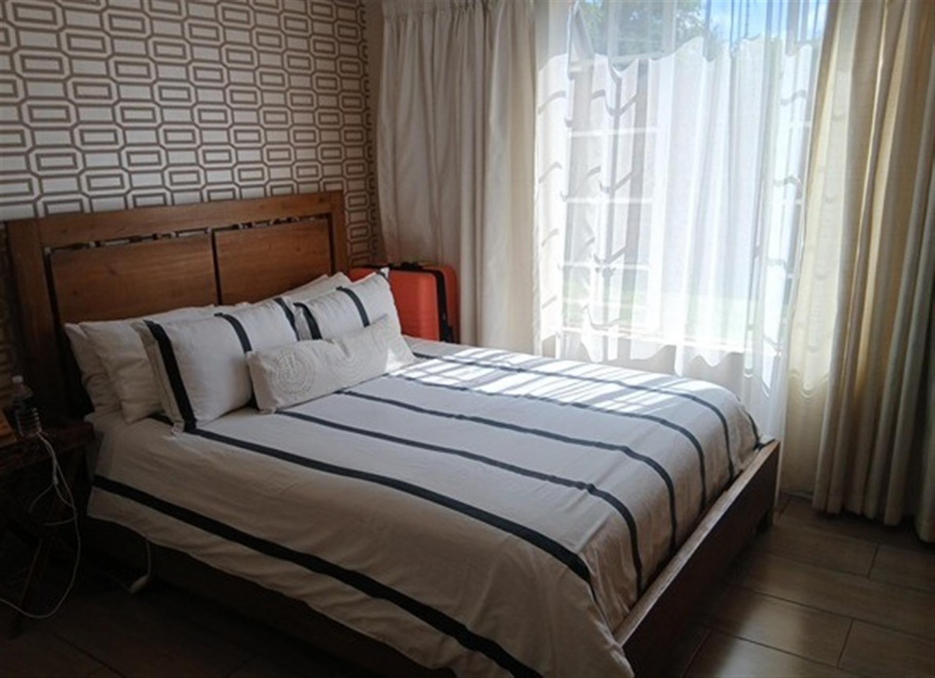 Main Bedroom of property in Meredale