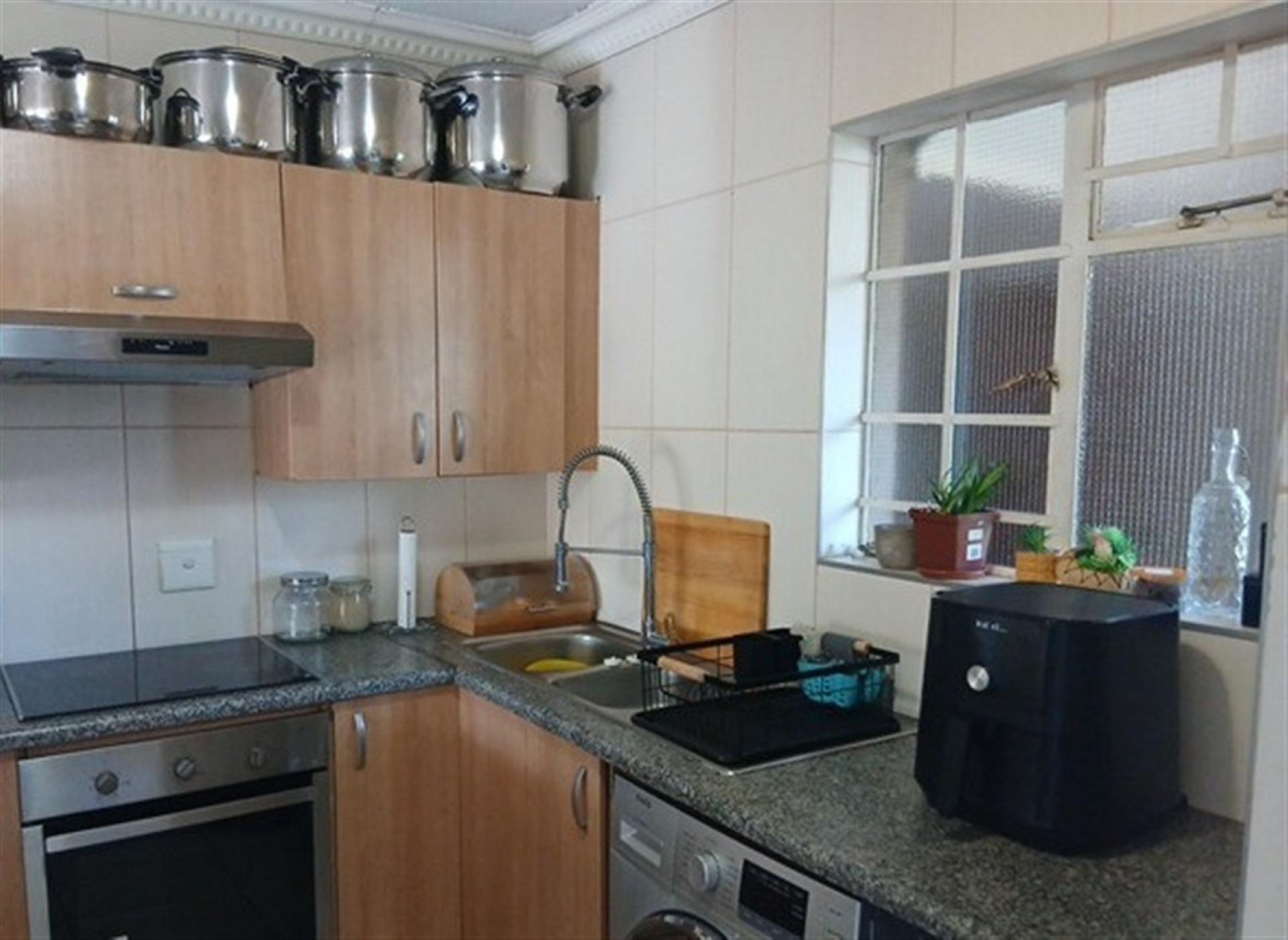 Kitchen of property in Meredale