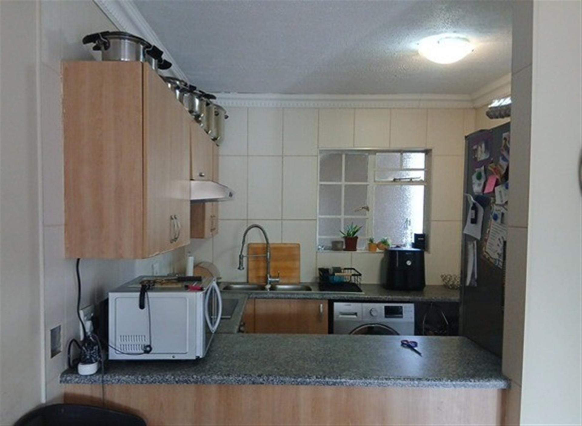 Kitchen of property in Meredale