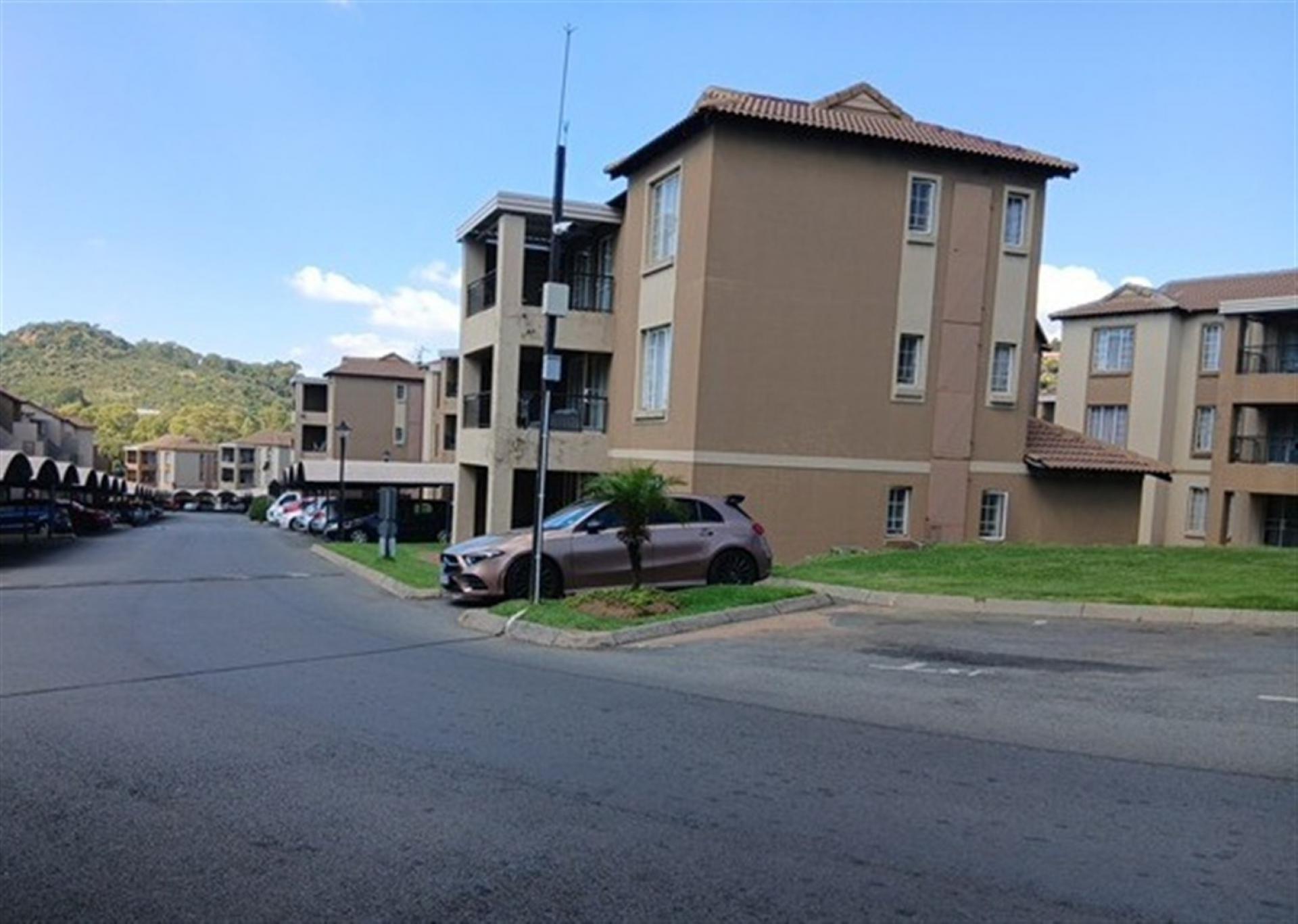 Front View of property in Meredale