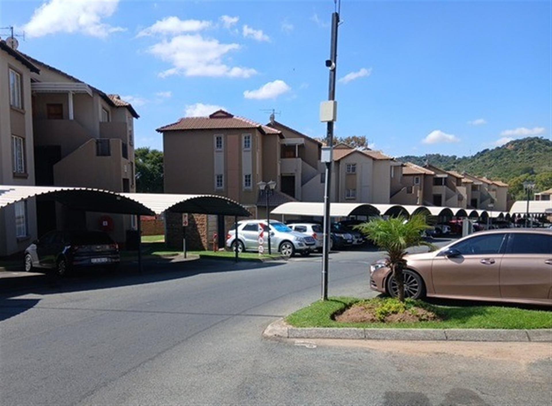 Front View of property in Meredale