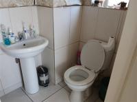 Bathroom 1 of property in Meredale