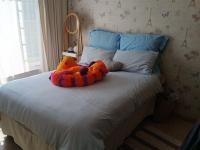 Bed Room 1 of property in Meredale