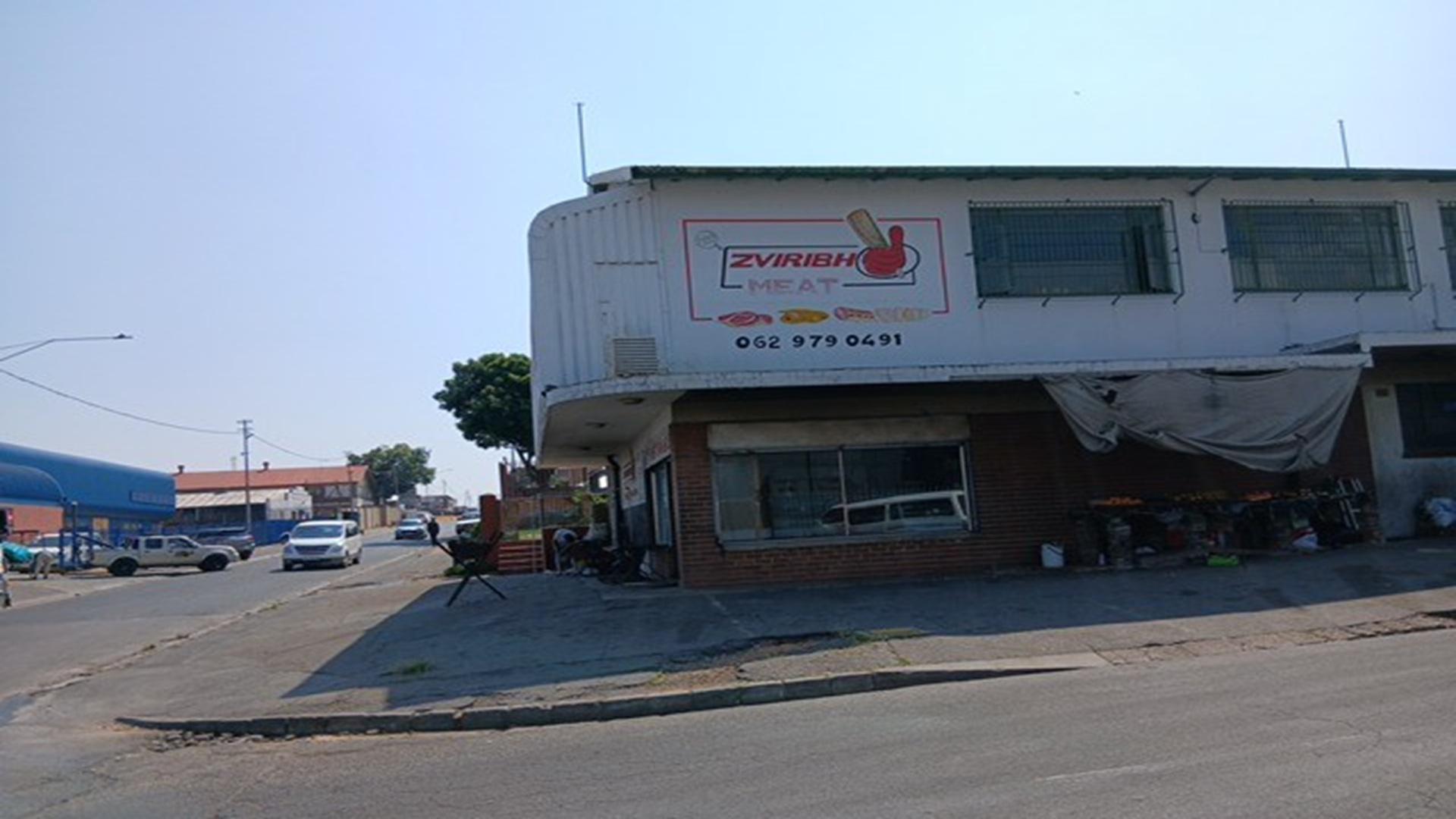 Front View of property in Kew