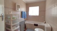 Bathroom 1 - 5 square meters of property in Faerie Glen