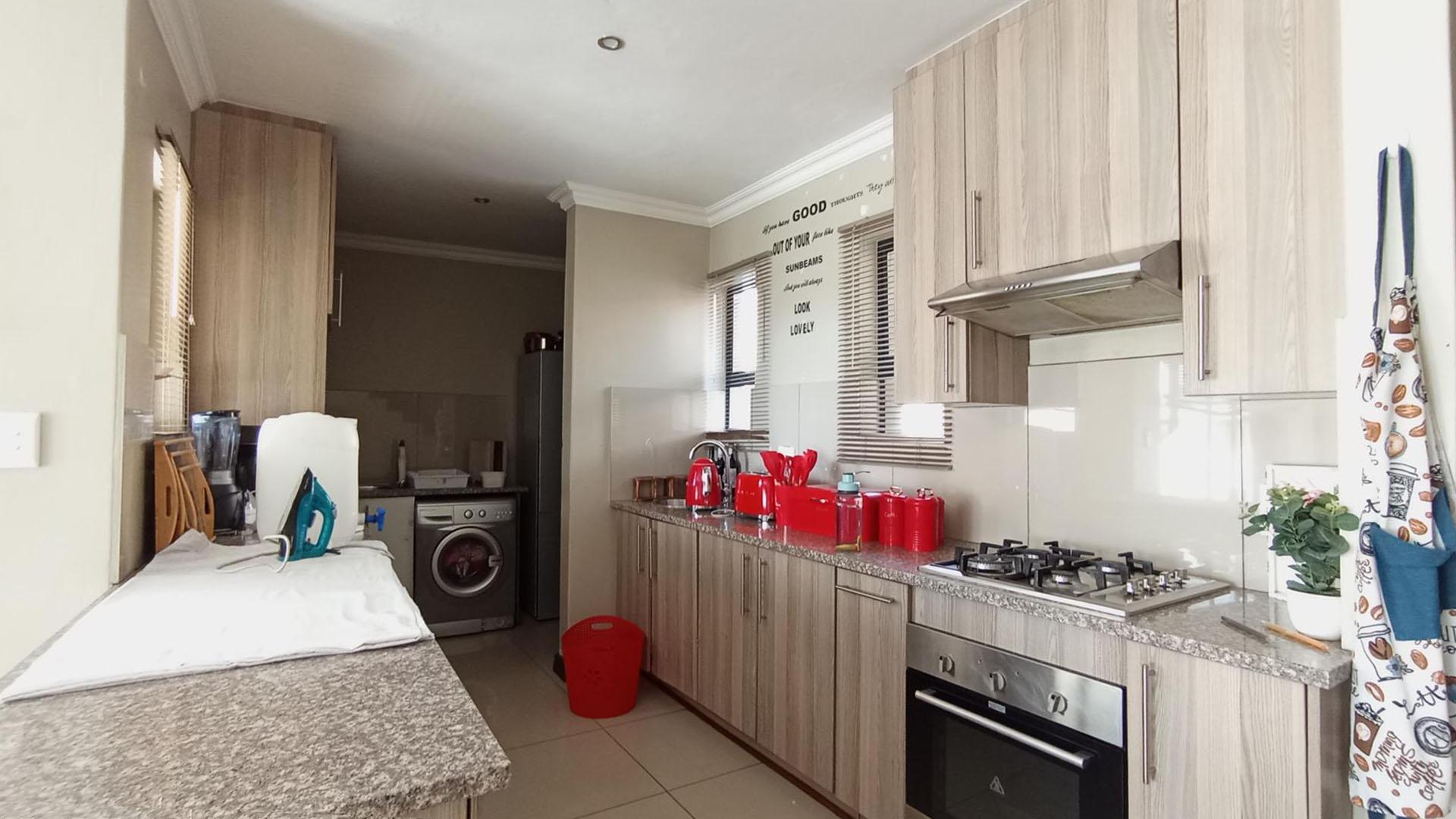 Kitchen - 9 square meters of property in Ben Fleur