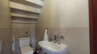 Guest Toilet - 2 square meters of property in Ben Fleur