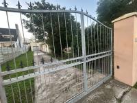 Front View of property in Glendinningvale