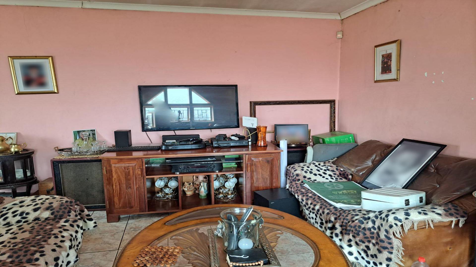 Lounges of property in Westenburg