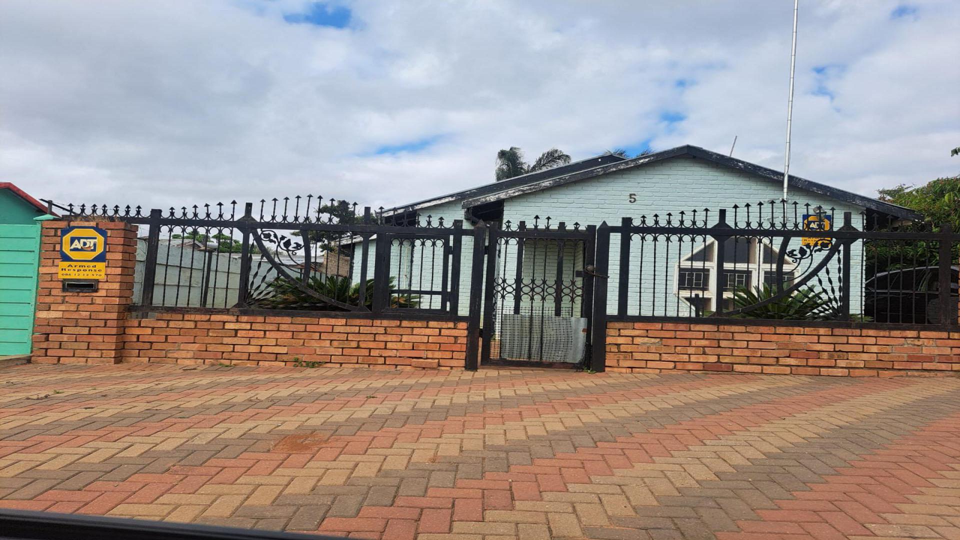 Front View of property in Westenburg