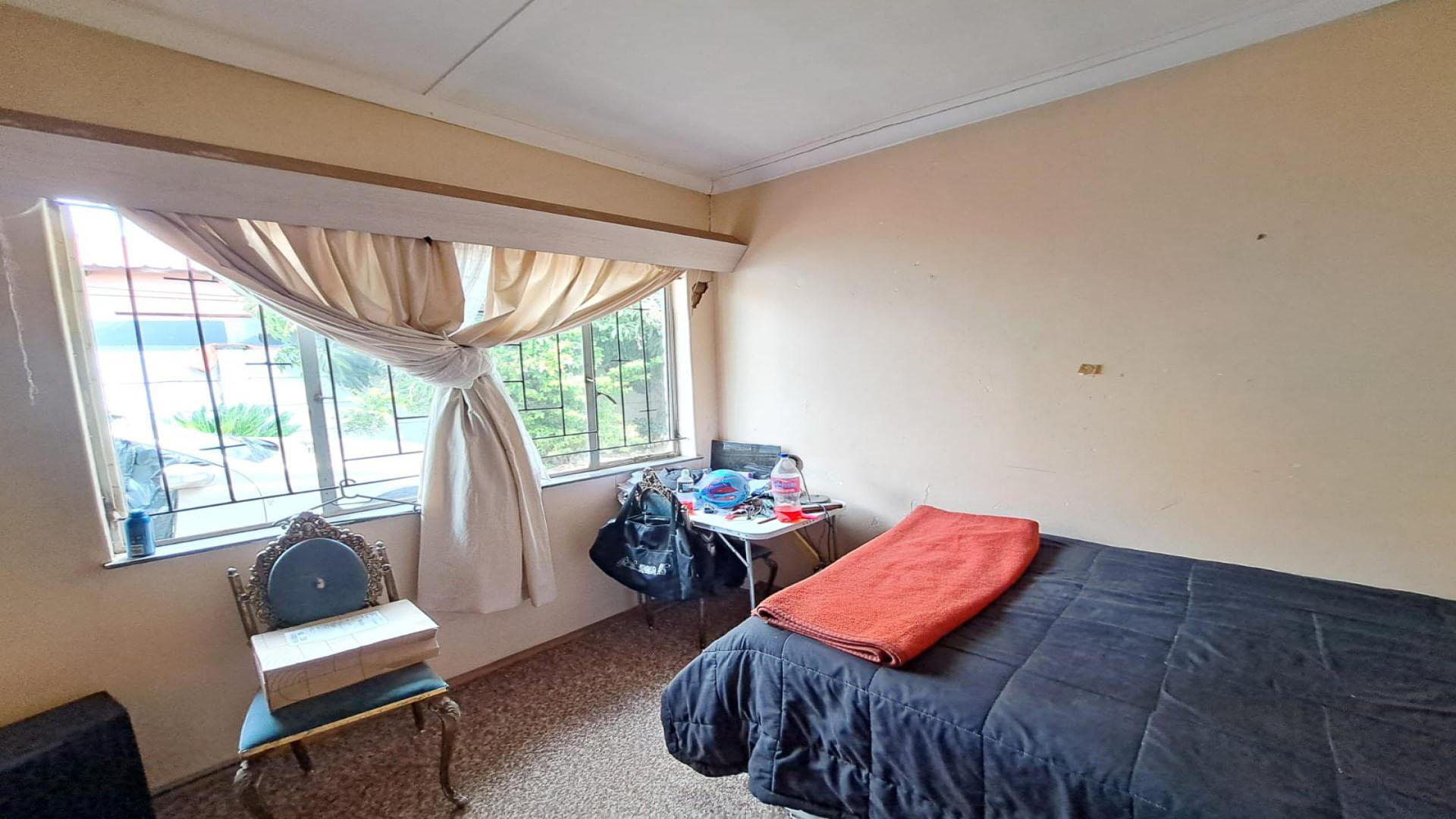 Bed Room 1 of property in Westenburg