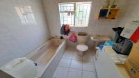 Bathroom 2 of property in Westenburg