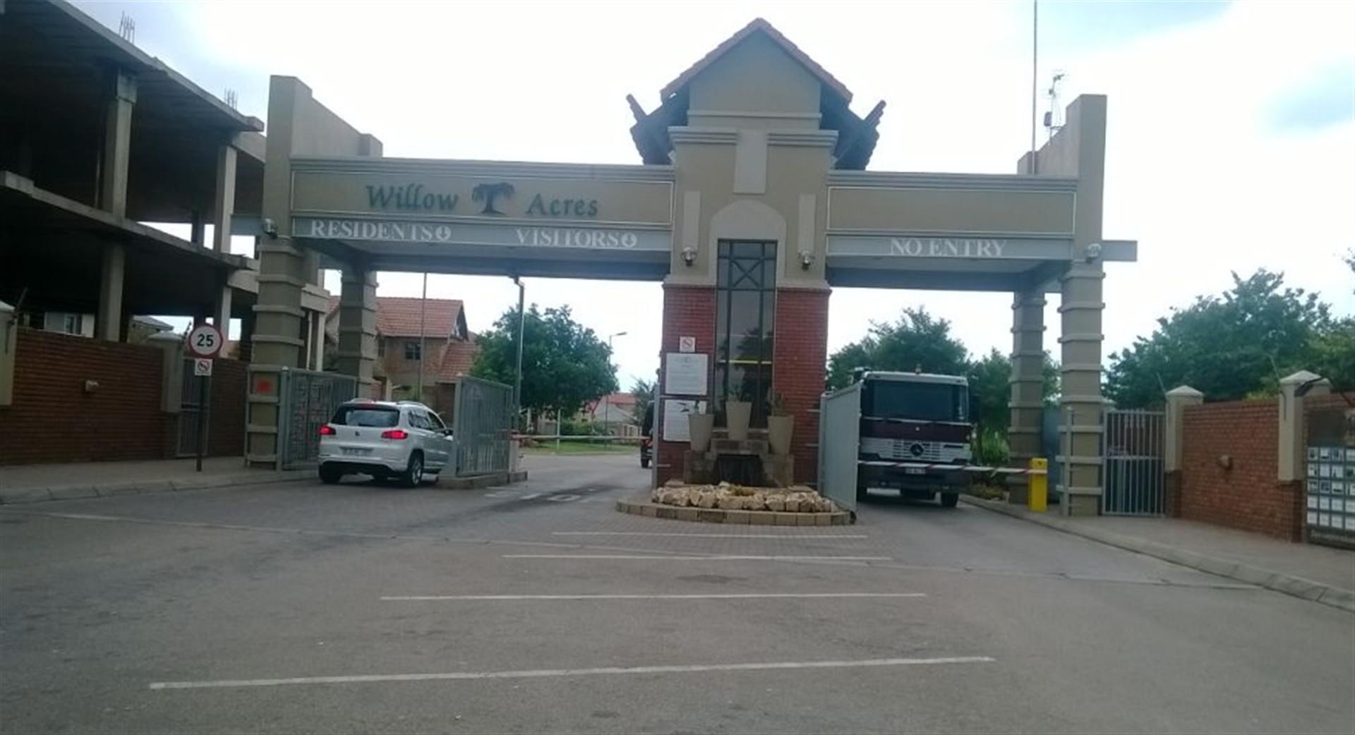 Front View of property in Willow Acres Estate