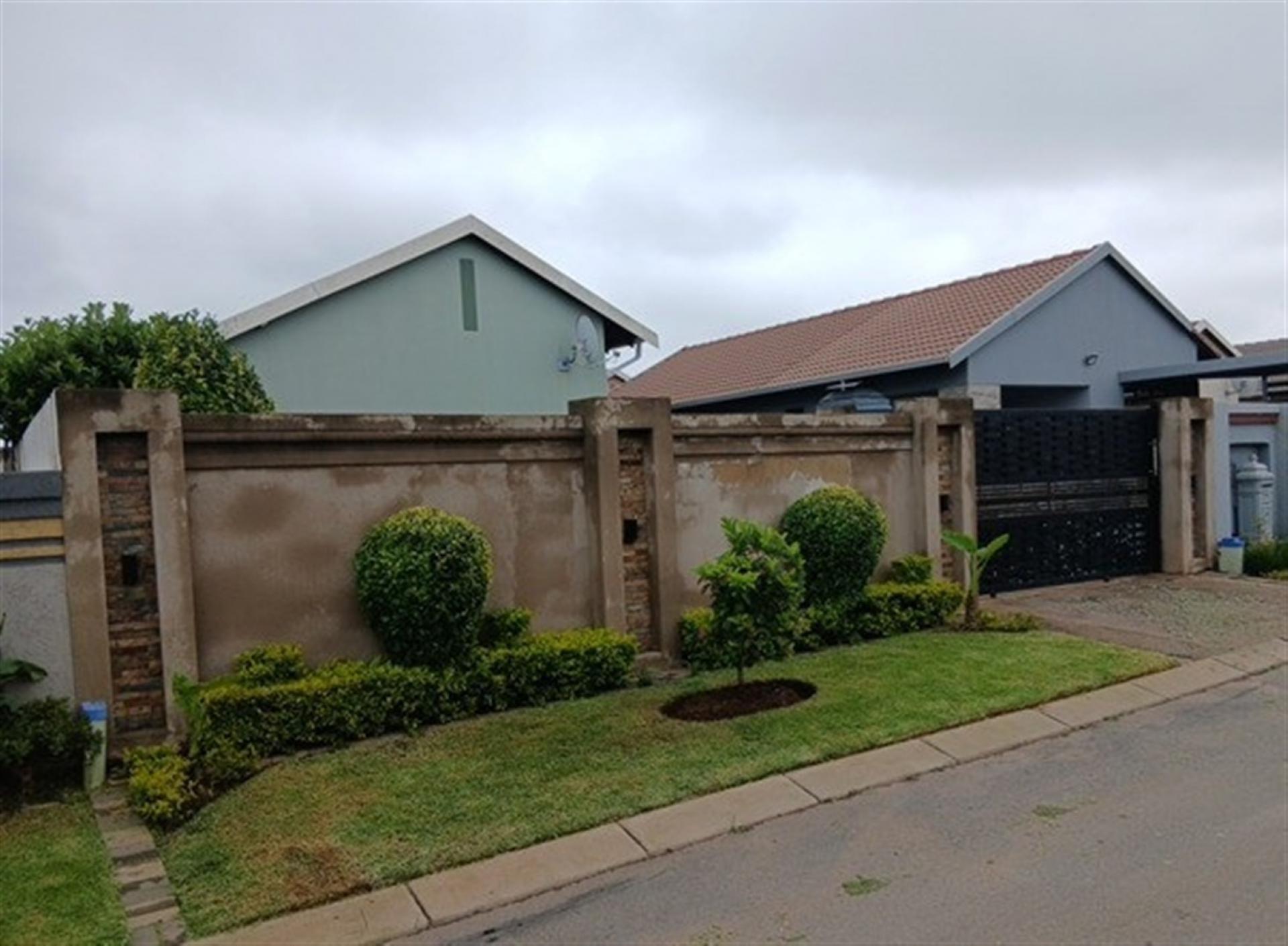 Front View of property in Salfin