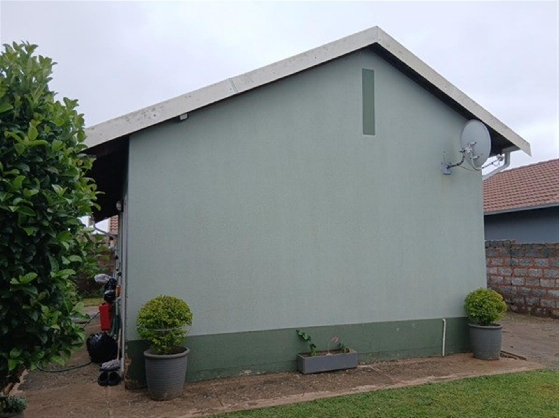 Front View of property in Salfin