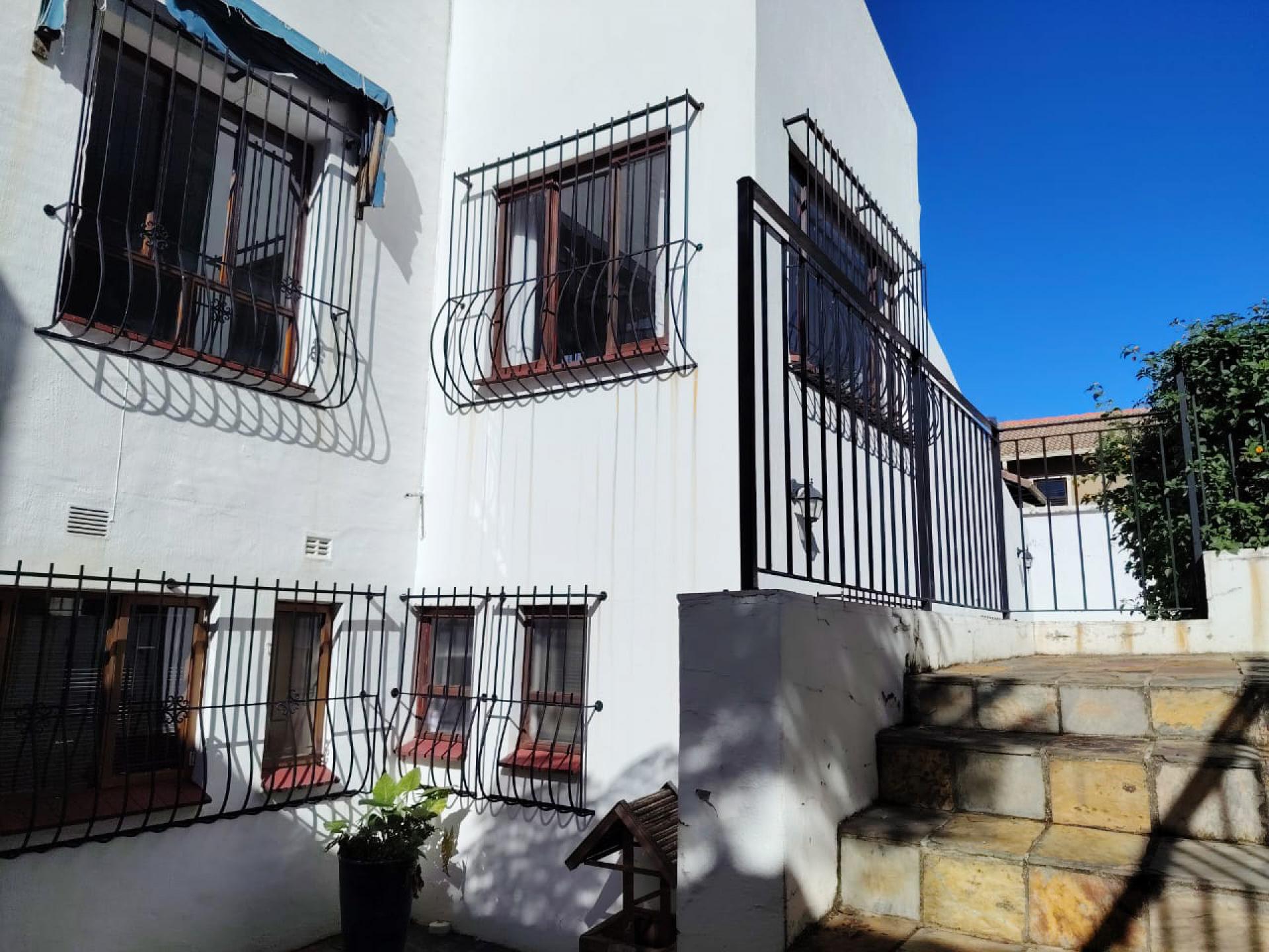 Front View of property in Northcliff