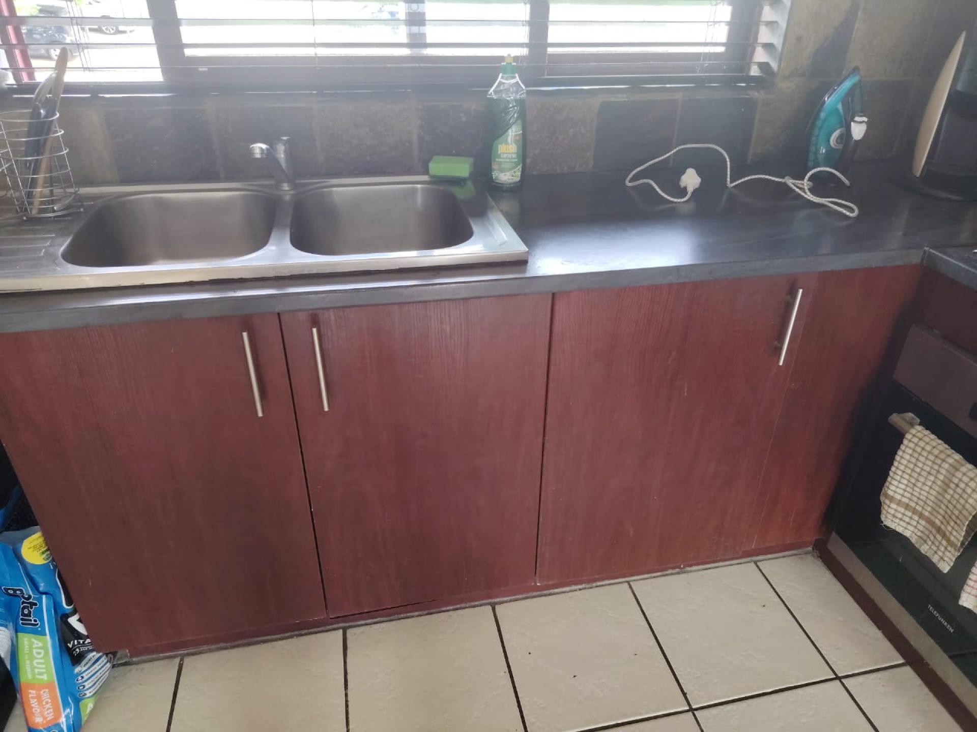 Scullery - 10 square meters of property in Northcliff