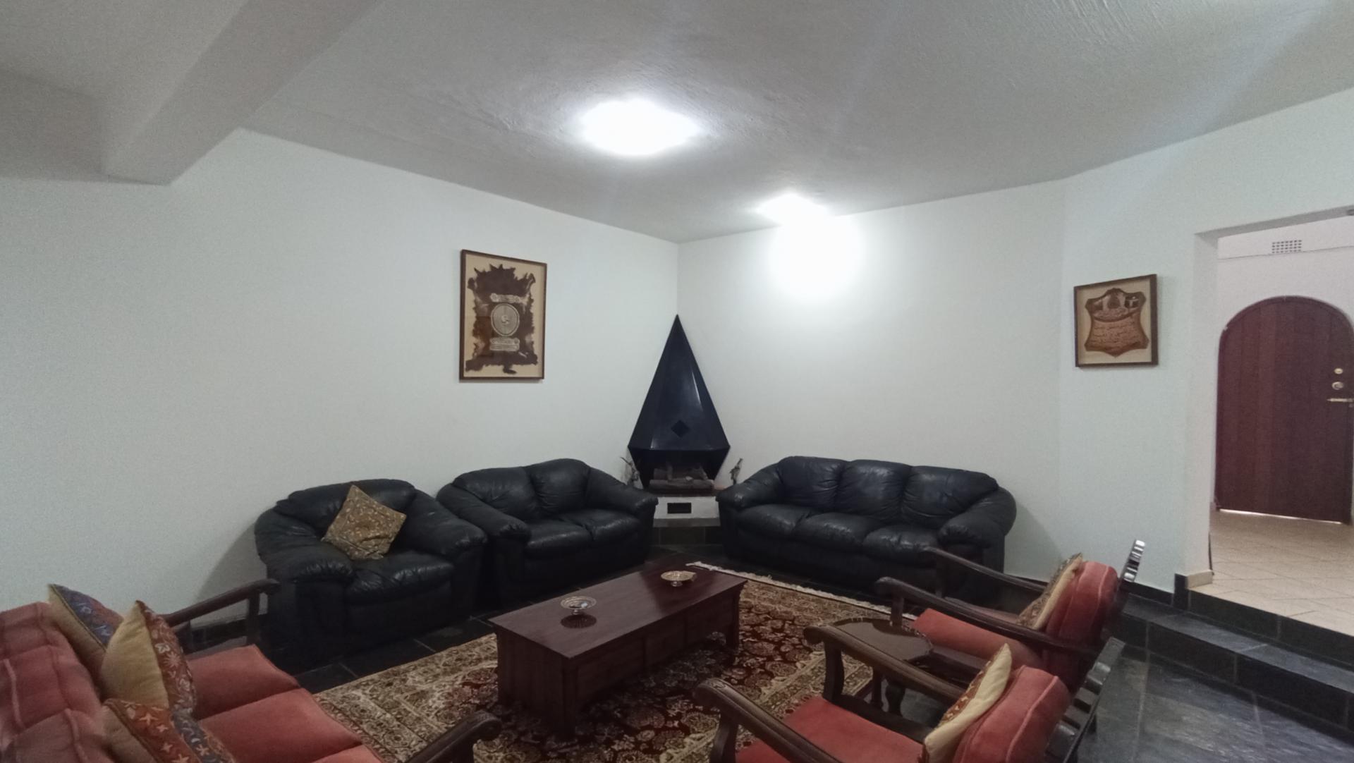 Lounges - 36 square meters of property in Northcliff