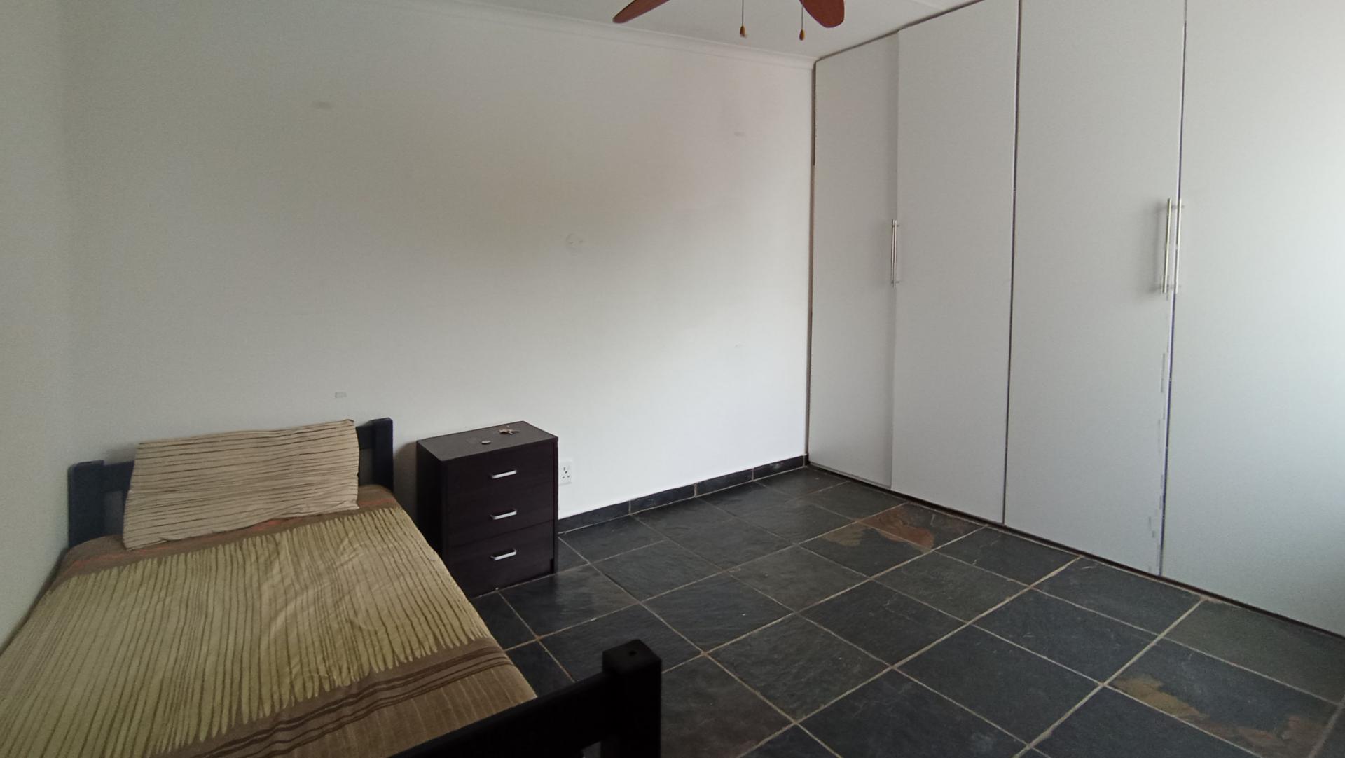 Bed Room 4 - 25 square meters of property in Northcliff